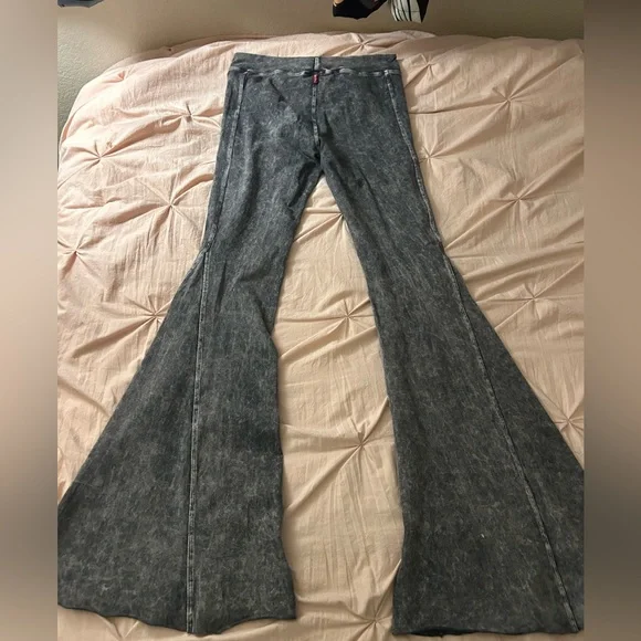 Hard Tail Forever Mineral Acid Wash Hippie Chick Flare Bell Bottom Leggings - Picture 6 of 12